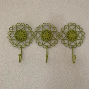 Cute 3-hook wall hanger